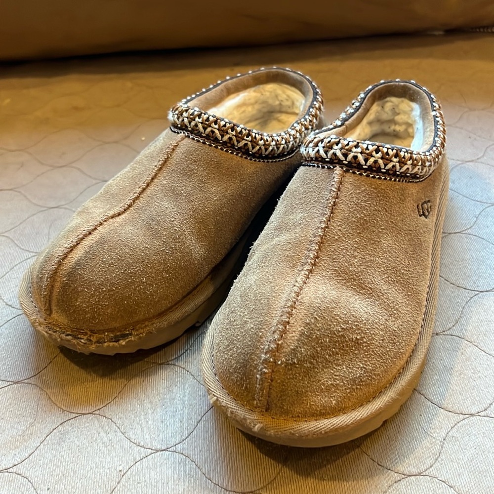 Youth size 3 Tasman Uggs